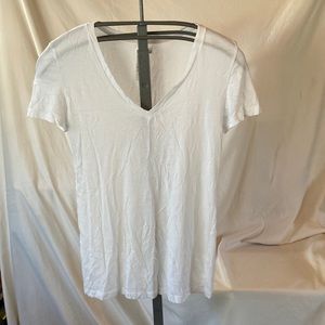 Abound white v neck shirt size L